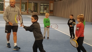 Erste Tennisstunden für unsere Grundschüler